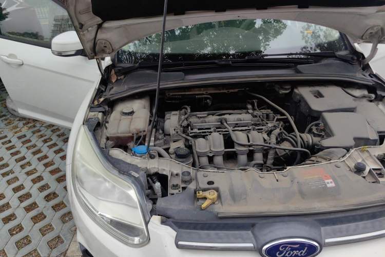Used Ford Focus 2012 Sedan 1.6L Automatic Comfort Model Engine Bay Right