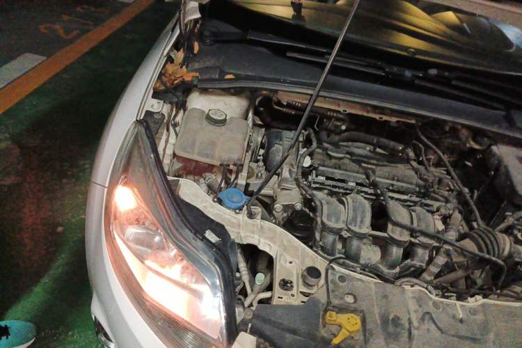 Used Ford Focus 2012 Sedan 1.6L Automatic Fashion Edition Engine Bay Right