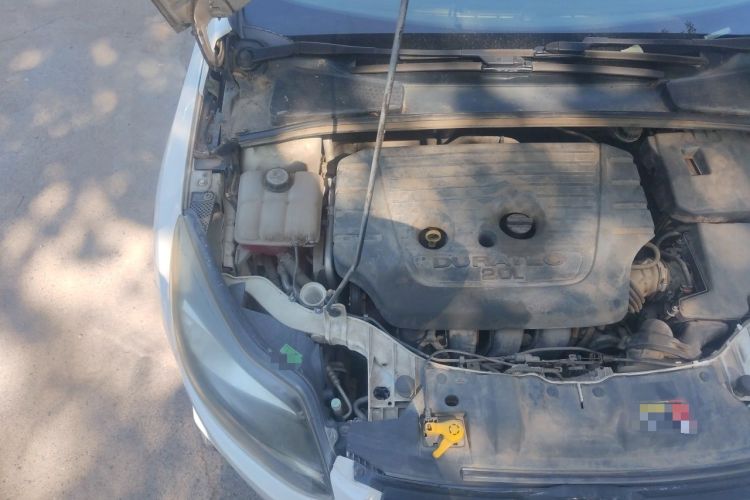 Used Ford Focus 2012 Hatchback 2.0L Automatic Luxury Sport Model Engine Bay Right