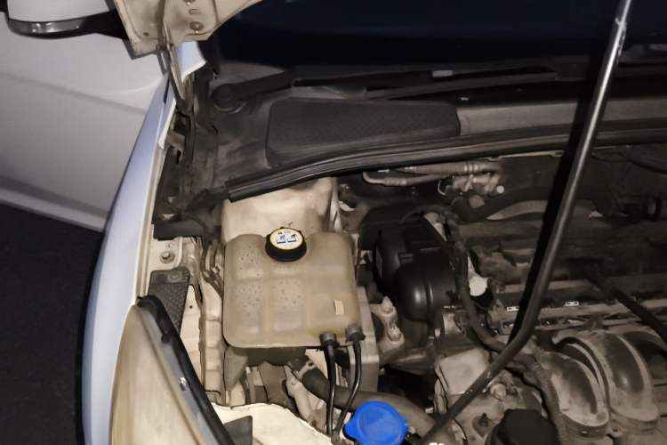 Used Ford Focus 2012 Hatchback 1.6L Automatic Fashion Edition Engine Bay Right