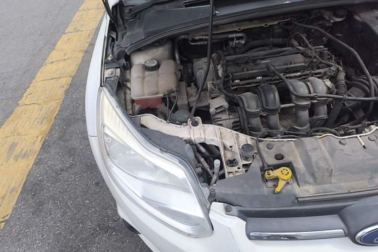 Used Ford Focus 2012 Sedan 1.6L Manual Comfort Model Engine Bay Right