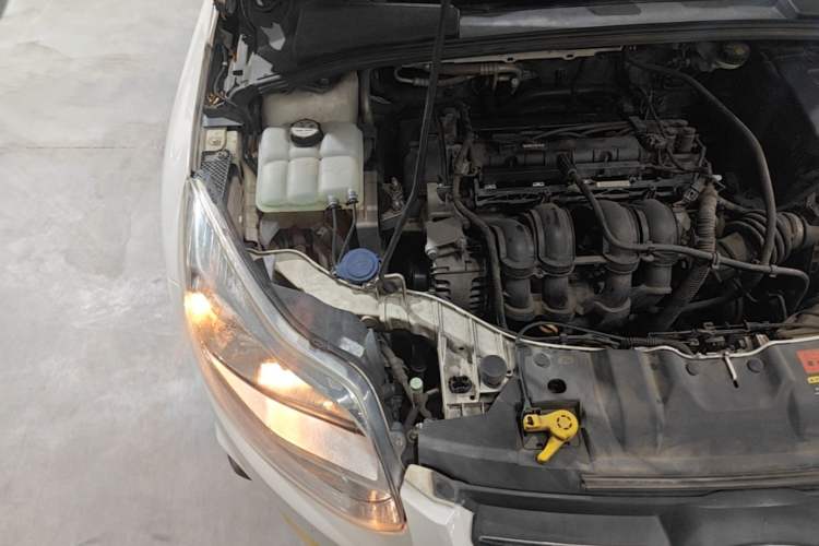 Used Ford Focus 2012 Hatchback 1.6L Manual Comfort Model Engine Bay Right