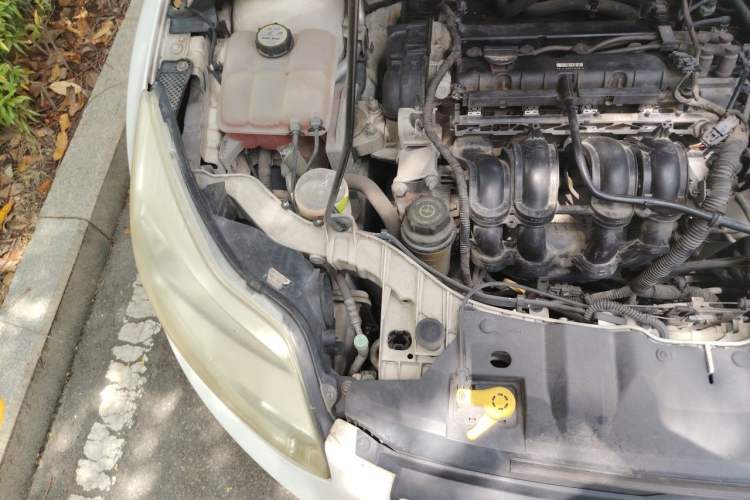 Used Ford Focus 2012 Sedan 1.6L Automatic Comfort Model Engine Bay Right
