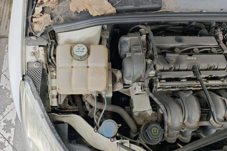 Used Ford Focus 2012 Hatchback 1.6L Automatic Comfort Model Engine Bay Right