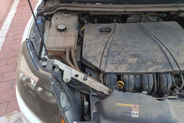 Used Ford Focus 2012 Hatchback Classic 1.8L Automatic Fashion Edition Engine Bay Right
