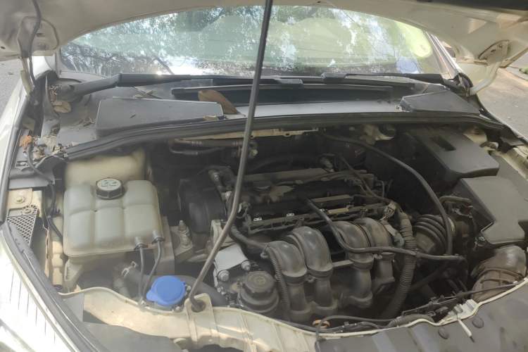 Used Ford Focus 2012 Sedan 1.6L Automatic Comfort Model Engine Bay Right