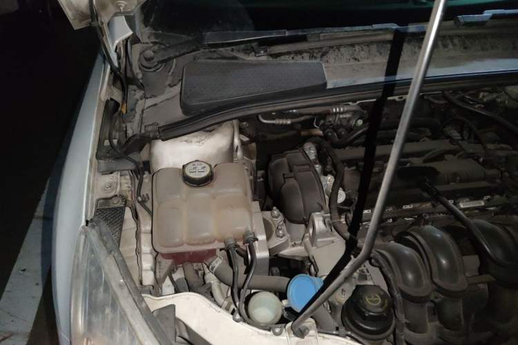 Used Ford Focus 2012 Sedan 1.6L Automatic Comfort Model Engine Bay Right