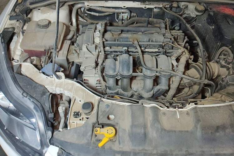 Used Ford Focus 2012 Sedan 1.6L Manual Fashion Edition Engine Bay Right
