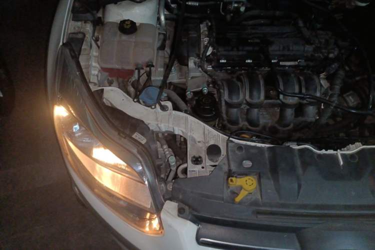 Used Ford Focus 2012 Sedan 1.6L Automatic Fashion Edition Engine Bay Right