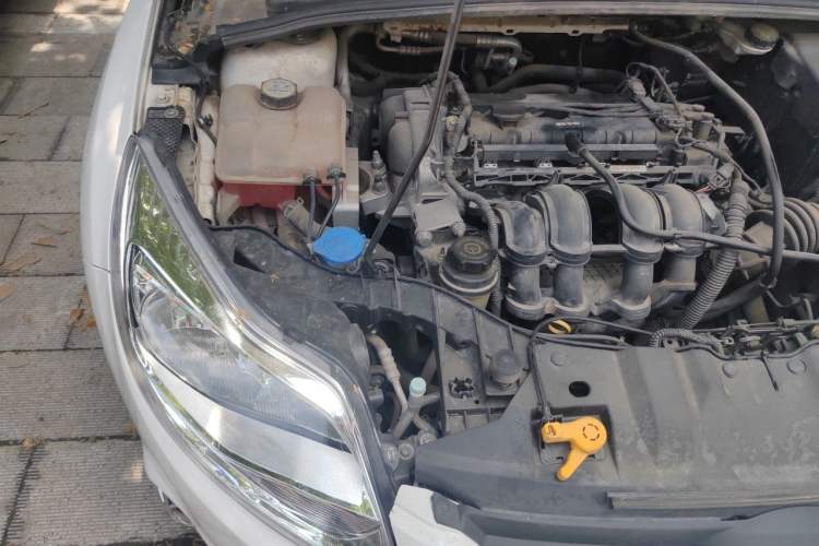 Used Ford Focus 2012 Sedan 1.6L Automatic Fashion Edition Engine Bay Right