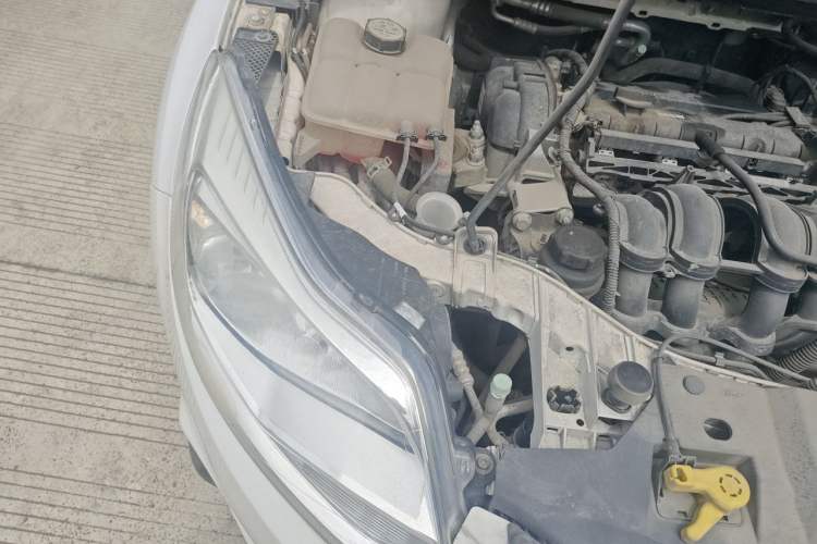Used Ford Focus 2012 Hatchback 1.6L Automatic Comfort Model Engine Bay Right