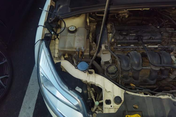 Used Ford Focus 2012 Sedan 1.6L Automatic Fashion Edition Engine Bay Right
