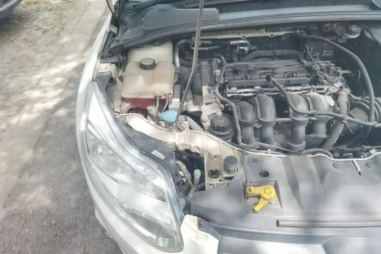 Used Ford Focus 2012 Hatchback 1.6L Automatic Fashion Edition Engine Bay Right