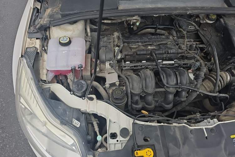 Used Ford Focus 2012 Hatchback 1.6L Automatic Comfort Model Engine Bay Right