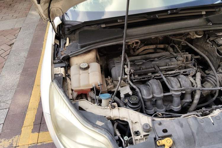 Used Ford Focus 2012 Sedan 1.6L Automatic Fashion Edition Engine Bay Right