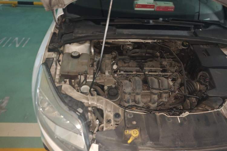 Used Ford Focus 2012 Sedan 1.6L Automatic Comfort Model Engine Bay Right