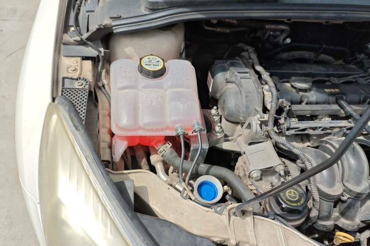 Used Ford Focus 2012 Hatchback 1.6L Automatic Fashion Edition Engine Bay Right