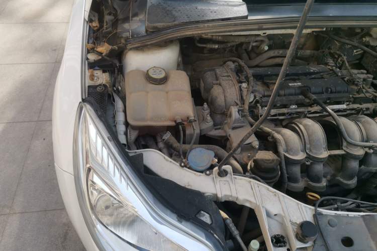 Used Ford Focus 2012 Hatchback 1.6L Automatic Fashion Edition Engine Bay Right