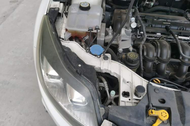 Used Ford Focus 2012 Hatchback 1.6L Automatic Fashion Edition Engine Bay Right