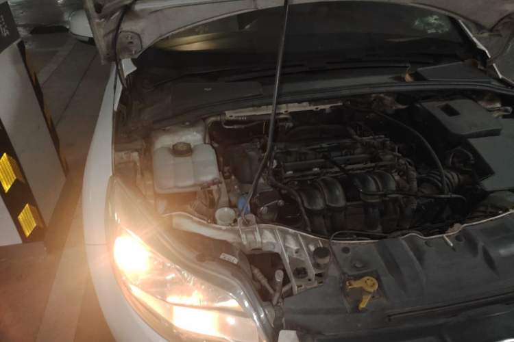 Used Ford Focus 2012 Hatchback 1.6L Automatic Fashion Edition Engine Bay Right