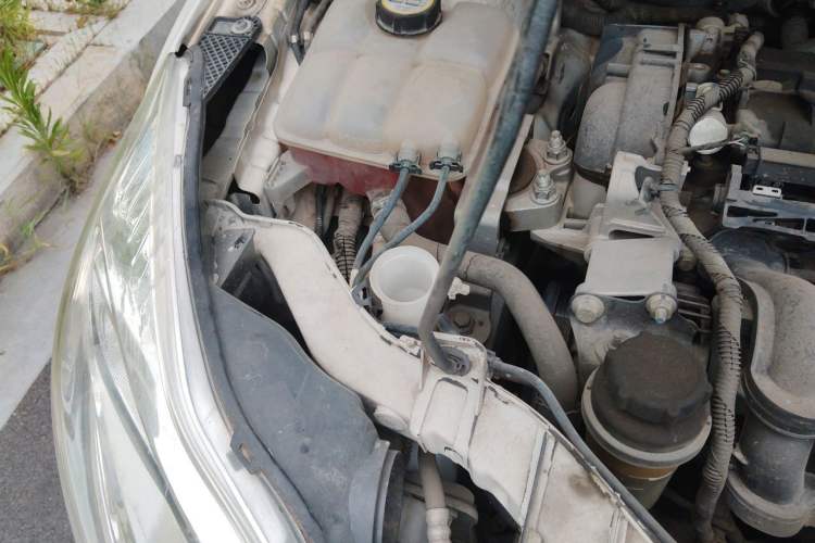 Used Ford Focus 2012 Hatchback 1.6L Automatic Comfort Model Engine Bay Right