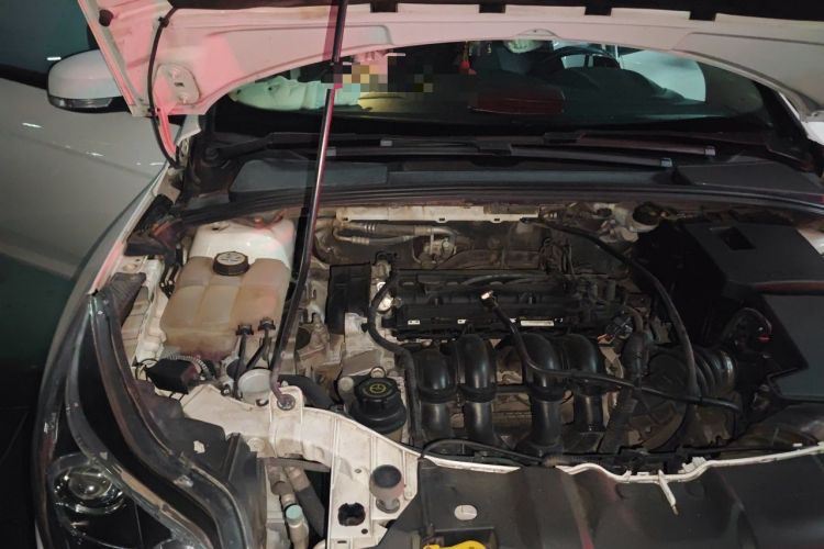 Used Ford Focus 2012 Hatchback 1.6L Automatic Fashion Edition Engine Bay Right