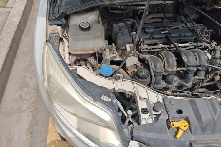 Used Ford Focus 2012 Hatchback 1.6L Automatic Comfort Model Engine Bay Right