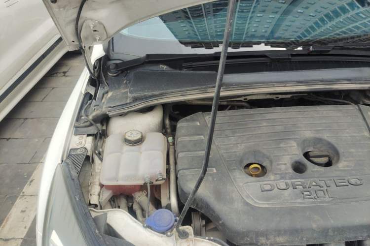 Used Ford Focus 2012 Hatchback 2.0L Manual Luxury Sport Model Engine Bay Right