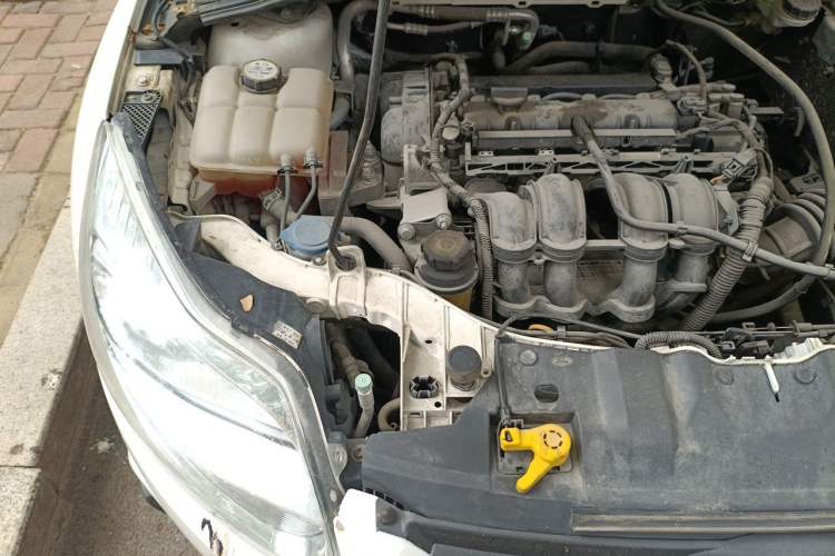 Used Ford Focus 2012 Hatchback 1.6L Automatic Comfort Model Engine Bay Right