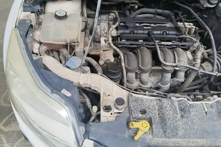 Used Ford Focus 2012 Hatchback 1.6L Automatic Comfort Model Engine Bay Right
