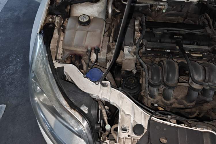 Used Ford Focus 2012 Sedan 1.6L Automatic Comfort Model Engine Bay Right