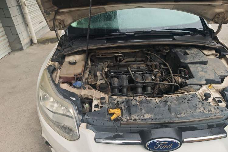 Used Ford Focus 2012 Sedan 1.6L Automatic Comfort Model Engine Bay Right