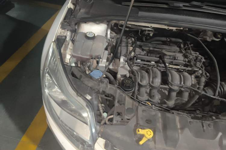 Used Ford Focus 2012 Hatchback 1.6L Automatic Comfort Model Engine Bay Right