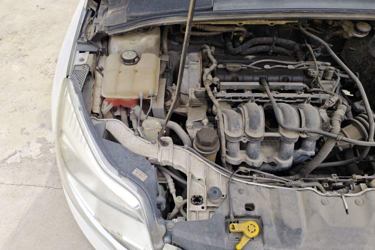 Used Ford Focus 2012 Sedan 1.6L Automatic Comfort Model Engine Bay Right