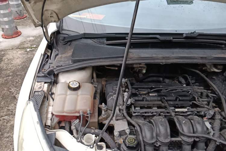 Used Ford Focus 2012 Sedan 1.6L Automatic Fashion Edition Engine Bay Right