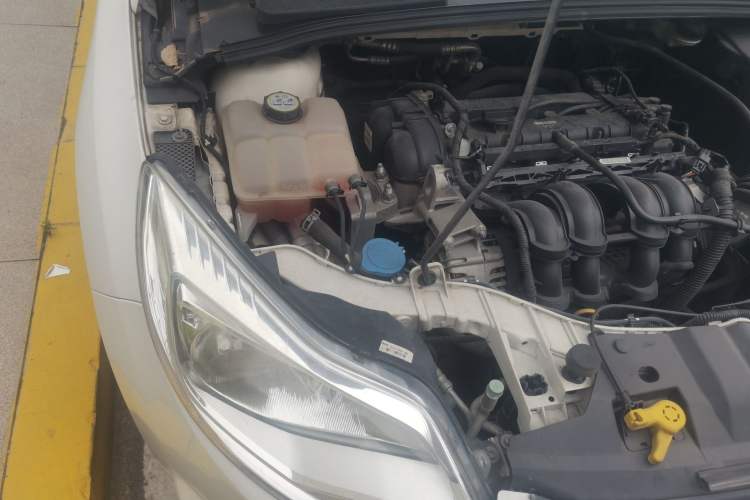 Used Ford Focus 2012 Sedan 1.6L Manual Fashion Edition Engine Bay Right