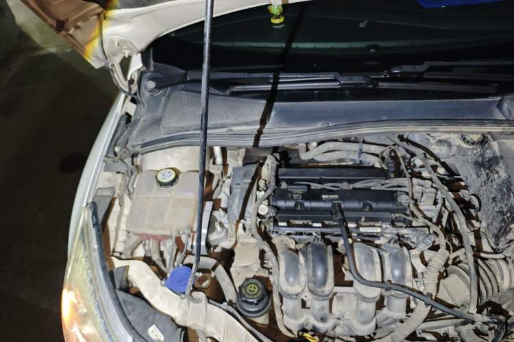Used Ford Focus 2012 Hatchback 1.6L Automatic Fashion Edition Engine Bay Right