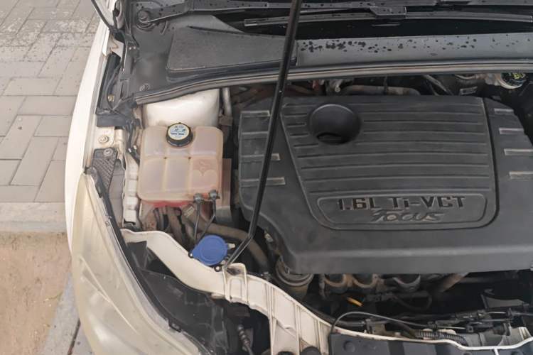 Used Ford Focus 2012 Hatchback 1.6L Automatic Comfort Model Engine Bay Right