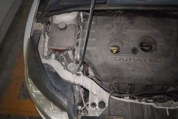 Used Ford Focus 2012 Hatchback 2.0L Automatic Luxury Sport Model Engine Bay Right