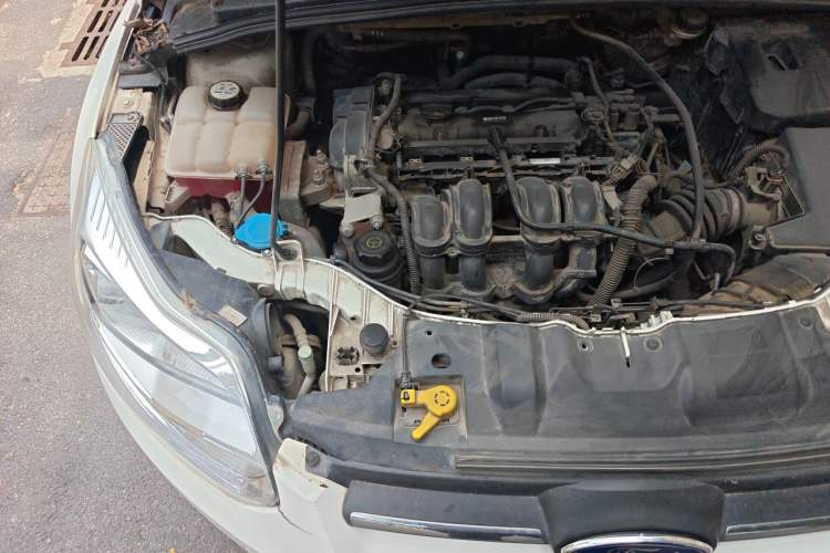 Used Ford Focus 2012 Hatchback 1.6L Automatic Comfort Model Engine Bay Right