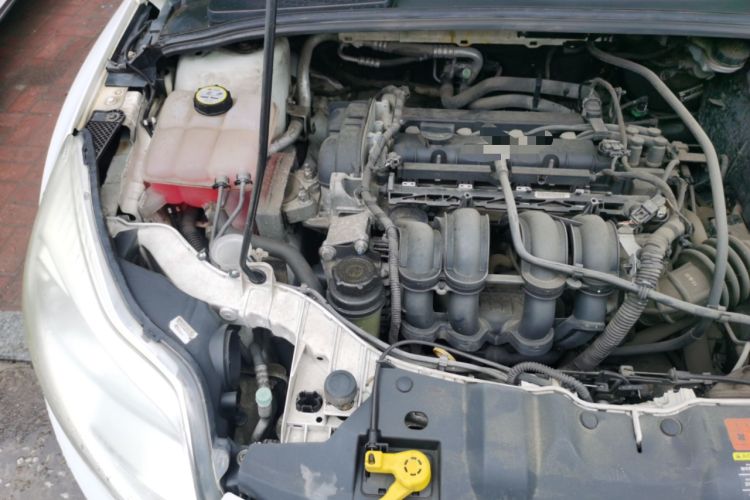 Used Ford Focus 2012 Hatchback 1.6L Automatic Comfort Model Engine Bay Right