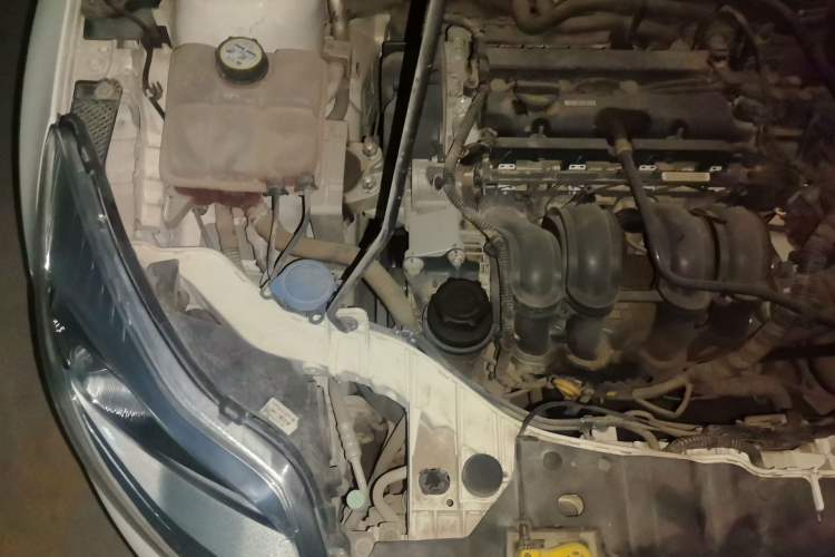 Used Ford Focus 2012 Sedan 1.6L Automatic Fashion Edition Engine Bay Right