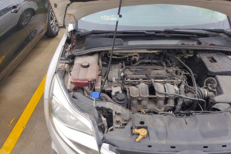 Used Ford Focus 2012 Sedan 1.6L Automatic Comfort Model Engine Bay Right
