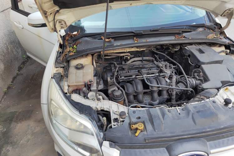 Used Ford Focus 2012 Hatchback 1.6L Automatic Comfort Model Engine Bay Right