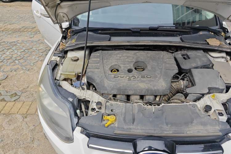 Used Ford Focus 2012 Hatchback 2.0L Automatic Luxury Sport Model Engine Bay Right