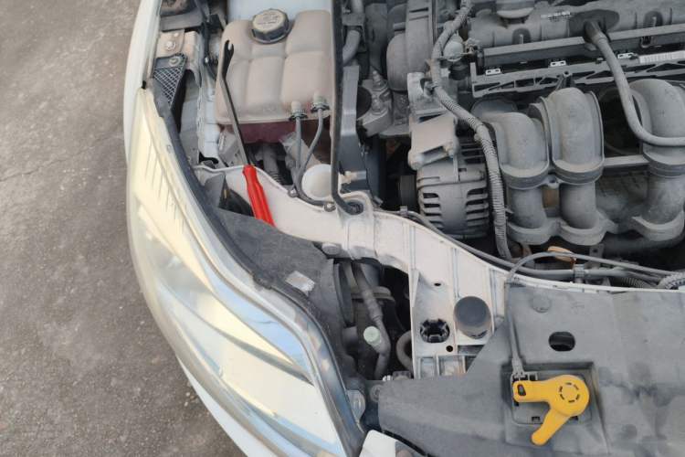 Used Ford Focus 2012 Sedan 1.6L Manual Fashion Edition Engine Bay Right