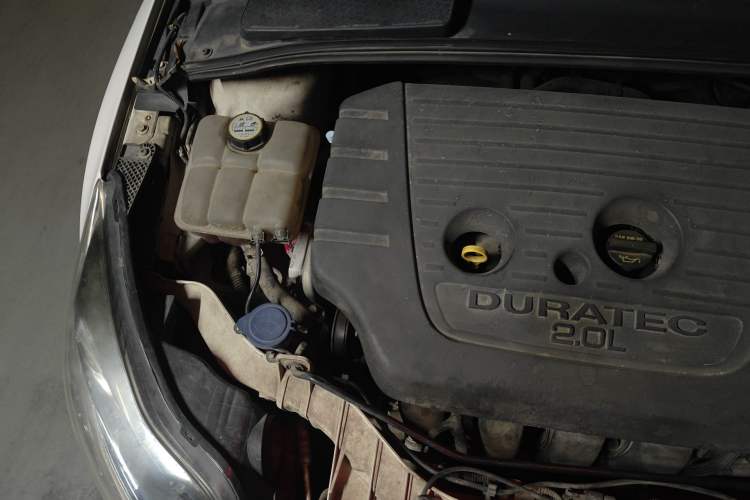 Used Ford Focus 2012 Hatchback 2.0L Automatic Luxury Sport Model Engine Bay Right