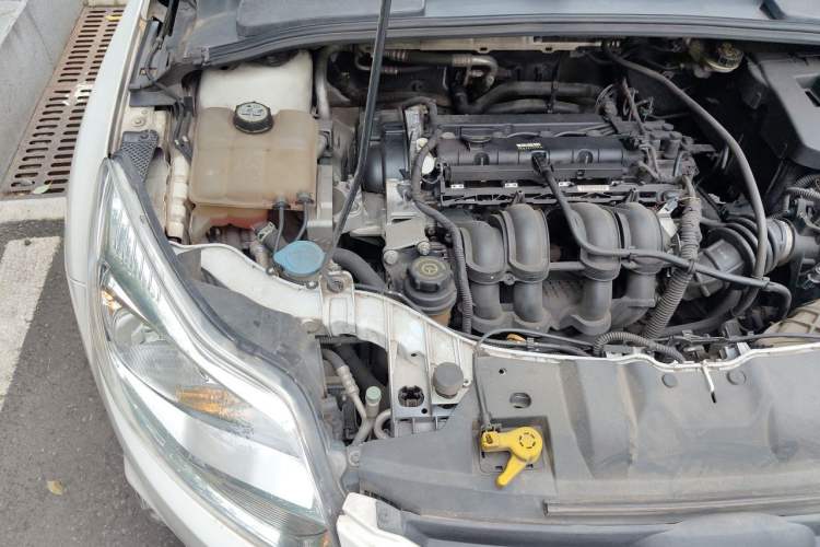 Used Ford Focus 2012 Hatchback 1.6L Automatic Fashion Edition Engine Bay Right