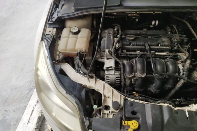 Used Ford Focus 2012 Sedan 1.6L Manual Comfort Model Engine Bay Right