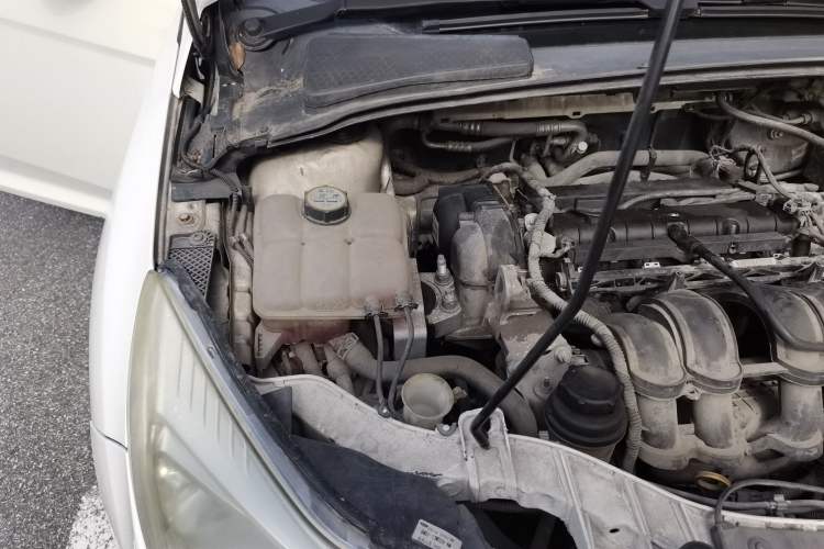 Used Ford Focus 2012 Hatchback 1.6L Automatic Comfort Model Engine Bay Right